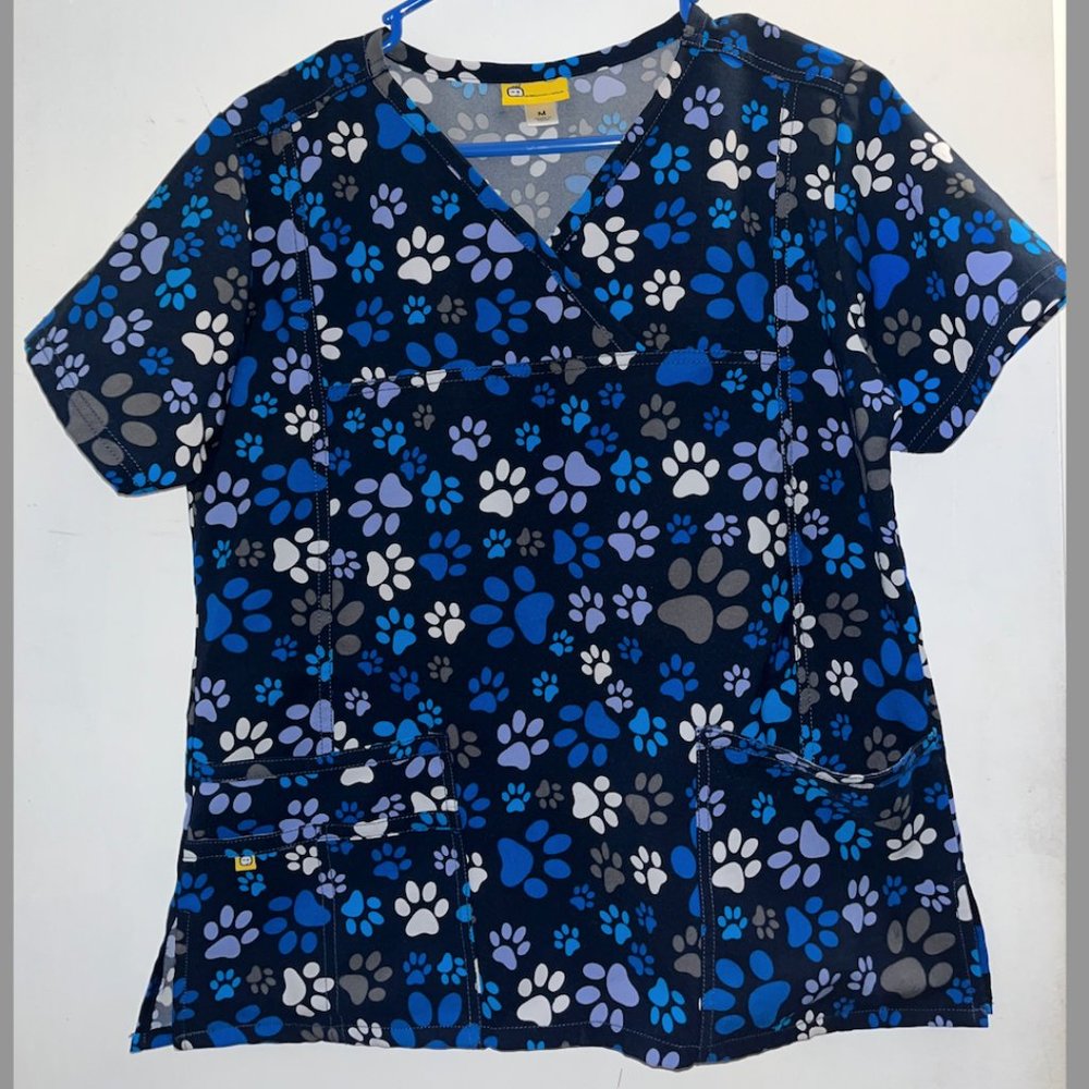 WonderWink Blue Paw Print Scrub Top in Medium